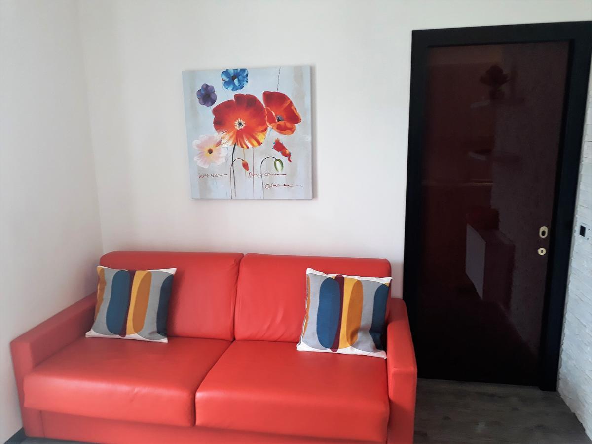 Campione Giulia Exclusive Lakefront Apartment By Gardadomusmea Campione del Garda Bagian luar foto