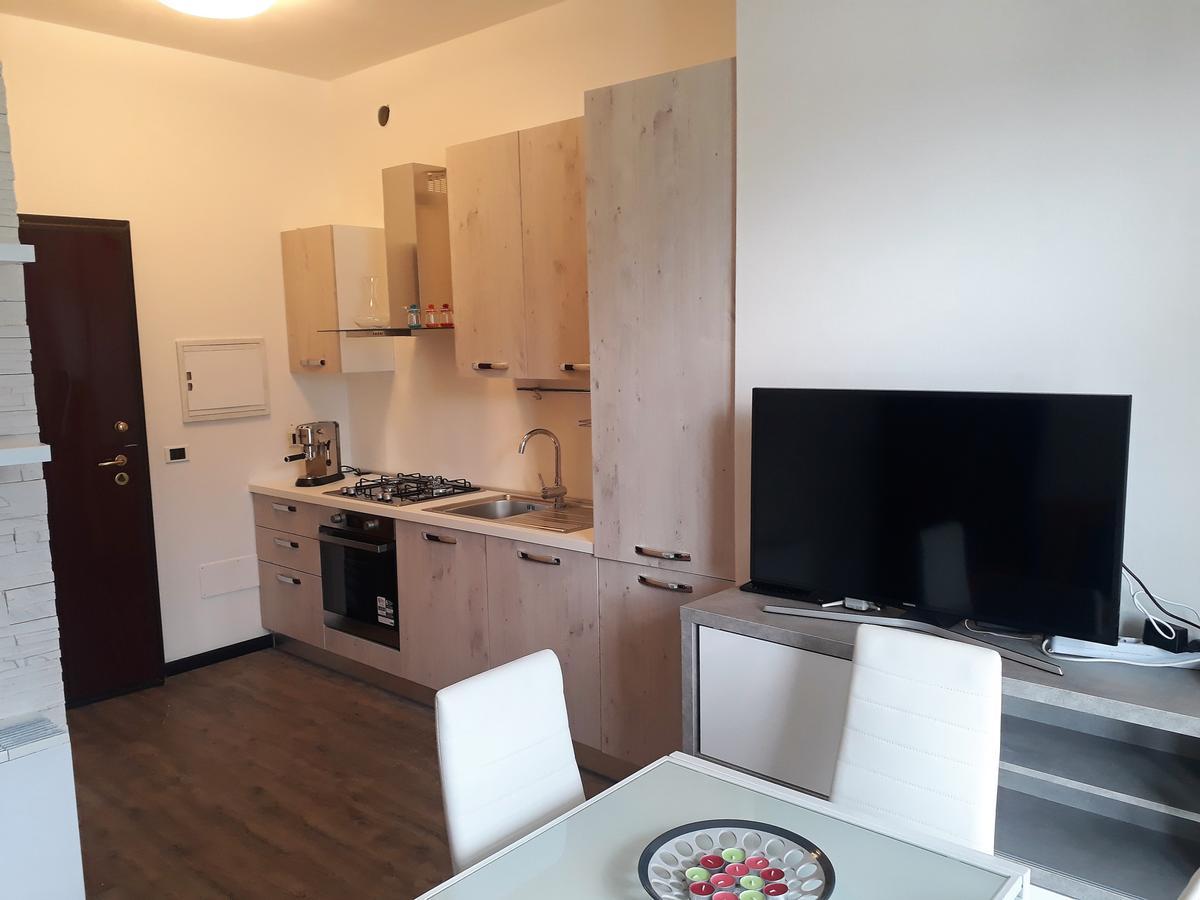 Campione Giulia Exclusive Lakefront Apartment By Gardadomusmea Campione del Garda Bagian luar foto