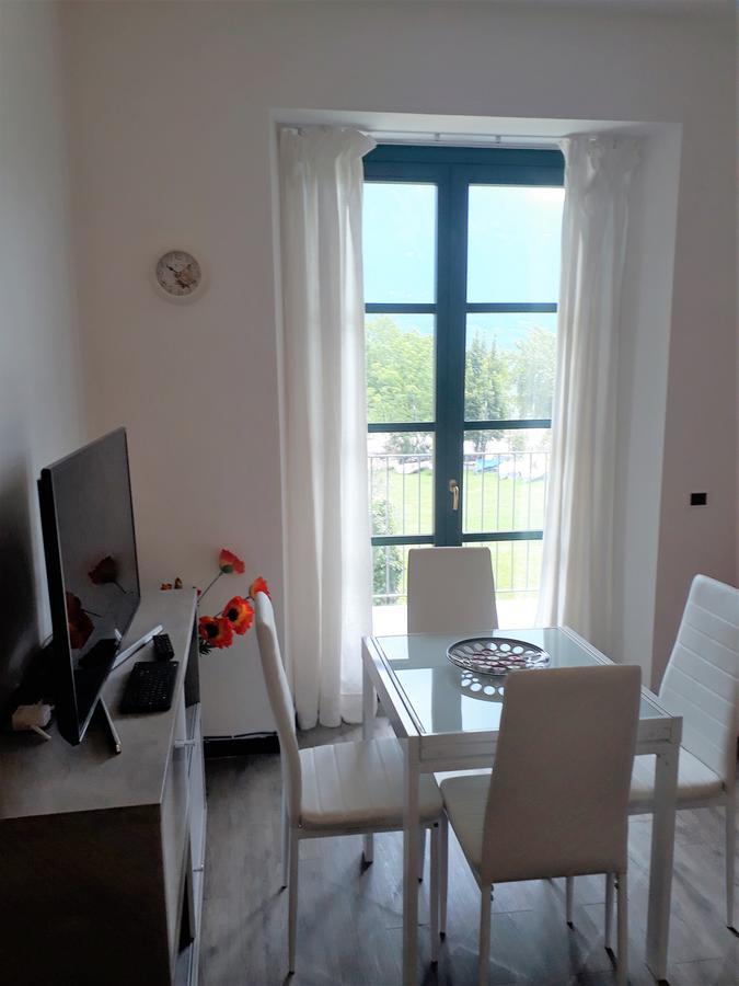 Campione Giulia Exclusive Lakefront Apartment By Gardadomusmea Campione del Garda Bagian luar foto