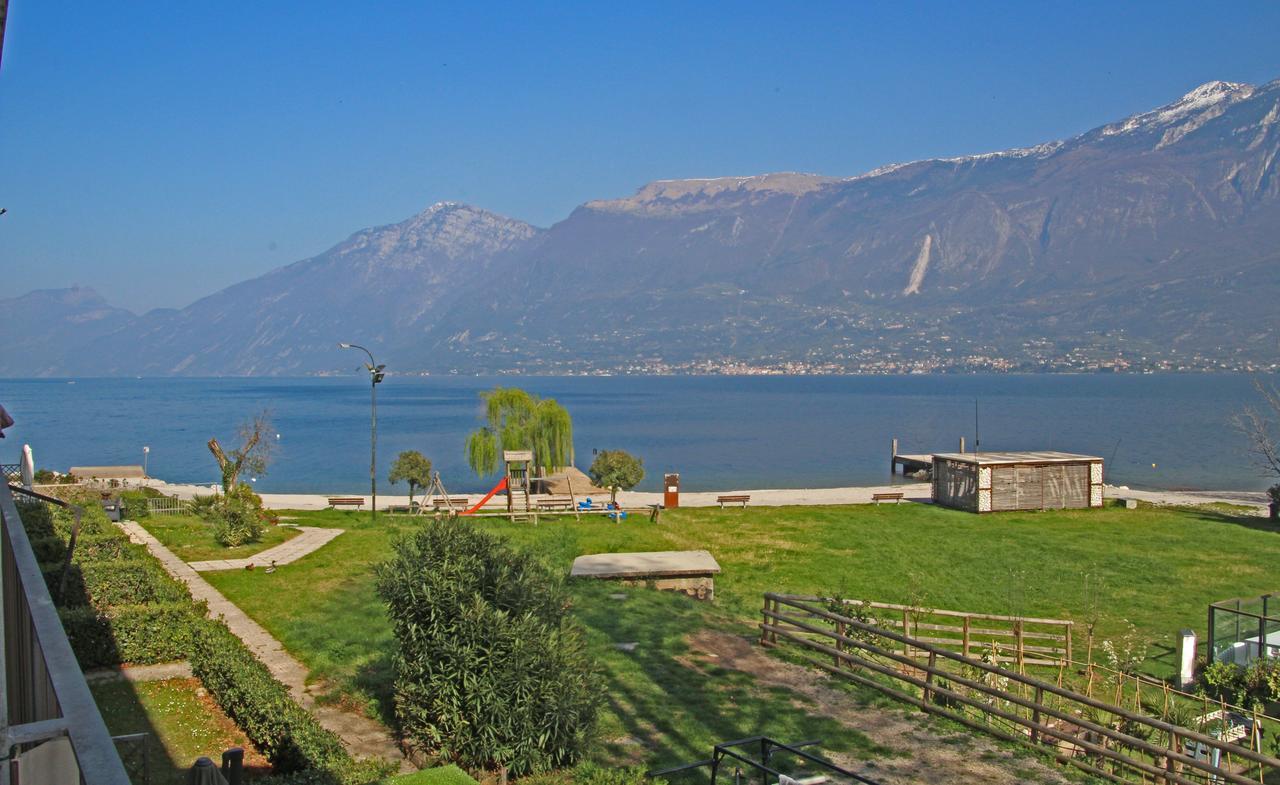 Campione Giulia Exclusive Lakefront Apartment By Gardadomusmea Campione del Garda Bagian luar foto